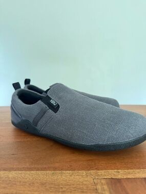 NWOT Men’s Xero Aptos slip on